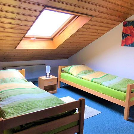 Haus Evi Apartment Neusorg ภายนอก รูปภาพ